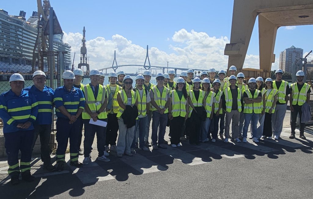 IMG Los estudiantes de la Escuela de Ingeniería Naval y Oceánica visitan el Astillero de Navantia Cádiz