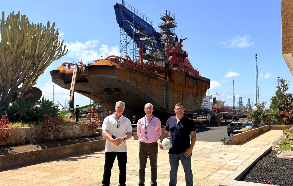 IMG La Escuela de Ingeniería Naval y Oceánica visita el Puerto de Las Palmas y ASTICAN